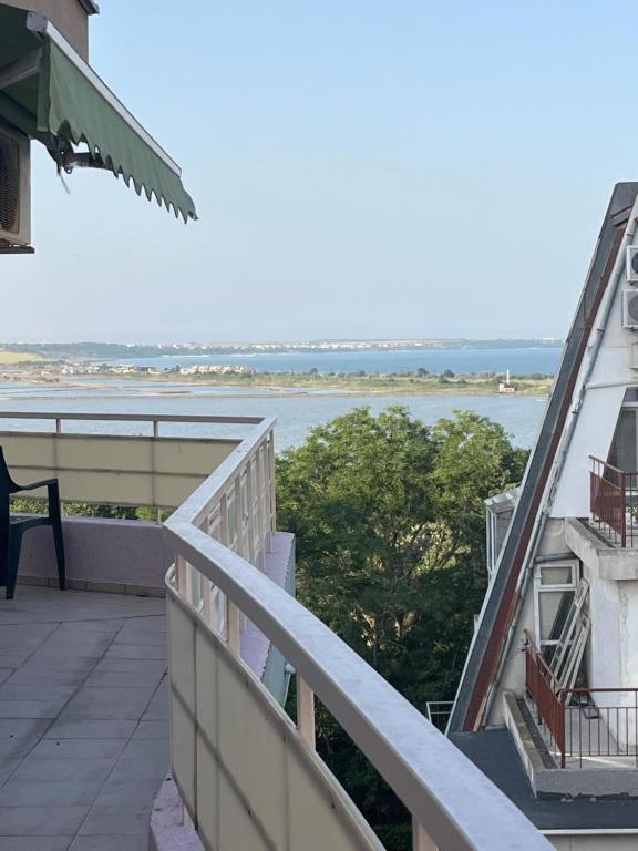 Apartment Happy Holiday 2 Burgas City Eksteriør billede